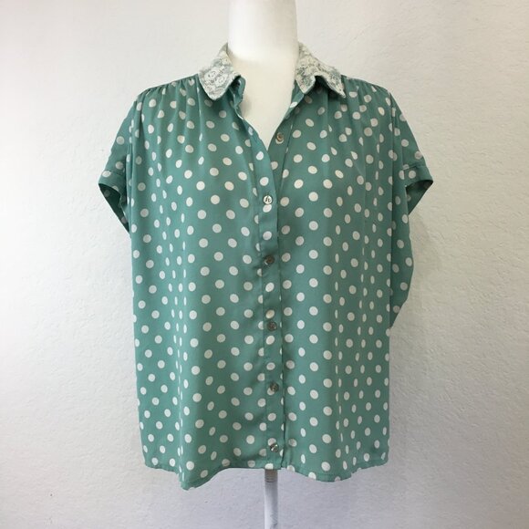 Lowrys Farm Tops - Lowrys Farm Lace Collared Green Polka Dot Blouse Cap Sleeve Womens Free Size